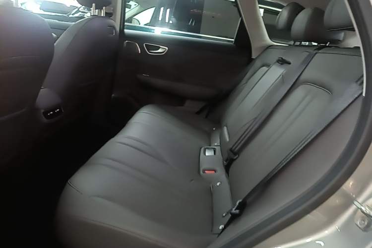 Used Hima H5 2025 Model Range-Extending Pro Left Rear Seat