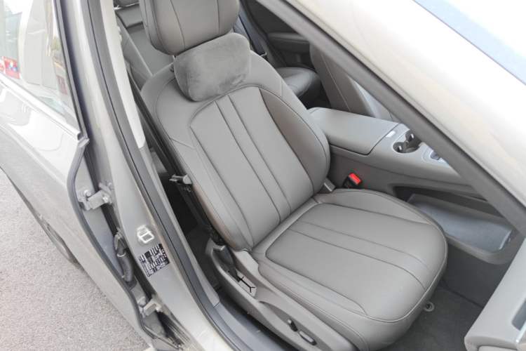 Used Hima H5 2025 Model Range-Extending Pro Right Front Seat