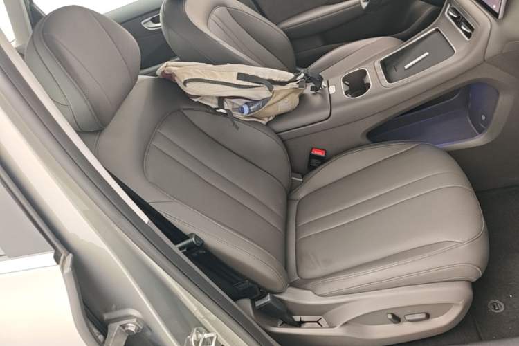 Used Hima H5 2025 Model Range-Extending Pro Right Front Seat