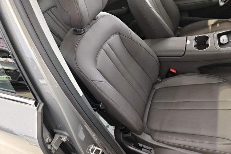 Used Hima H5 2025 Model Range-Extending Pro Right Front Seat