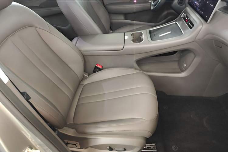 Used Hima H5 2025 Model Range-Extending Pro Right Front Seat