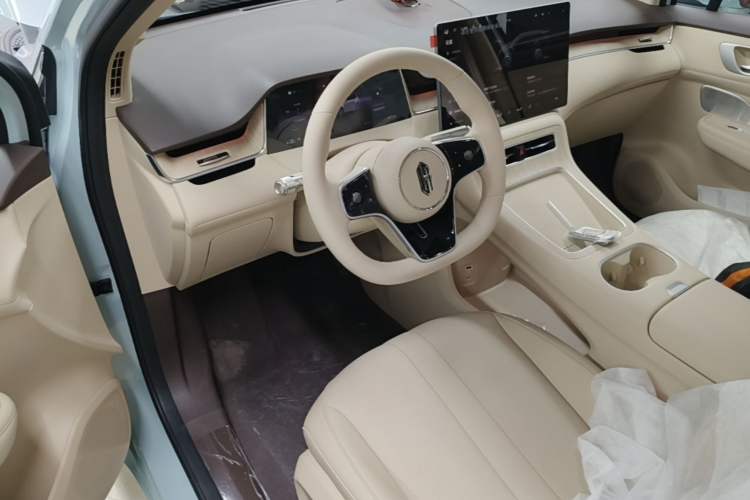 Used Hima H5 2025 Model Range-Extending Max Center Console