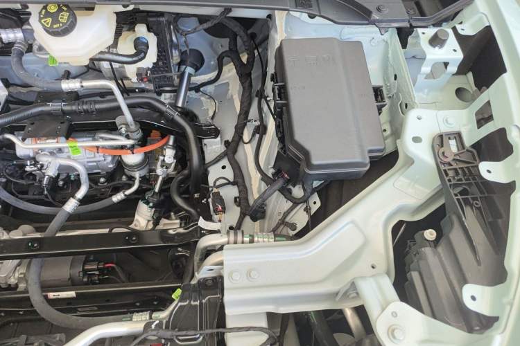 Used Hima H5 2025 Model Pure Electric Max Long Range Engine Bay Left