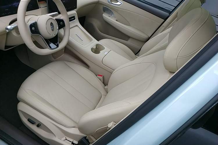 Used Hima H5 2025 Model Range-Extending Max Left Front Seat