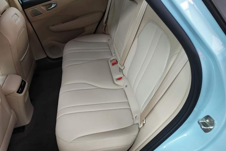 Used Hima H5 2025 Model Range-Extending Pro Left Rear Seat