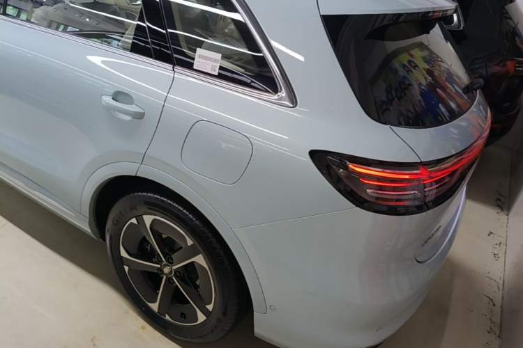 Used Hima H5 2025 Model Range-Extending Max Rear Left 45 Deg