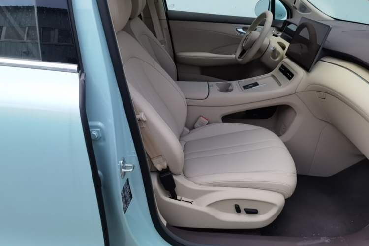 Used Hima H5 2025 Model Range-Extending Pro Right Front Seat