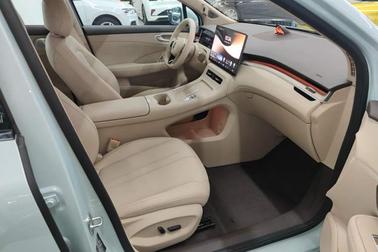 Used Hima H5 2025 Model Range-Extending Pro Right Front Seat