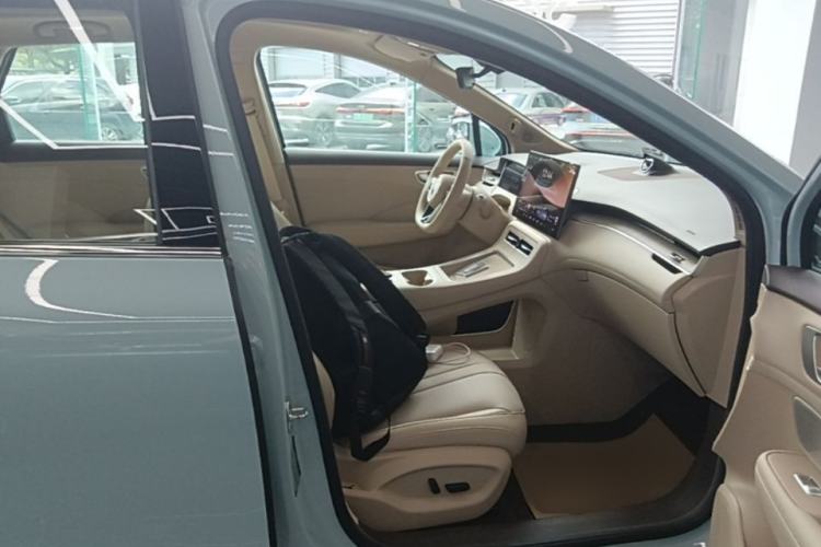 Used Hima H5 2025 Model Range-Extending Pro Right Front Seat