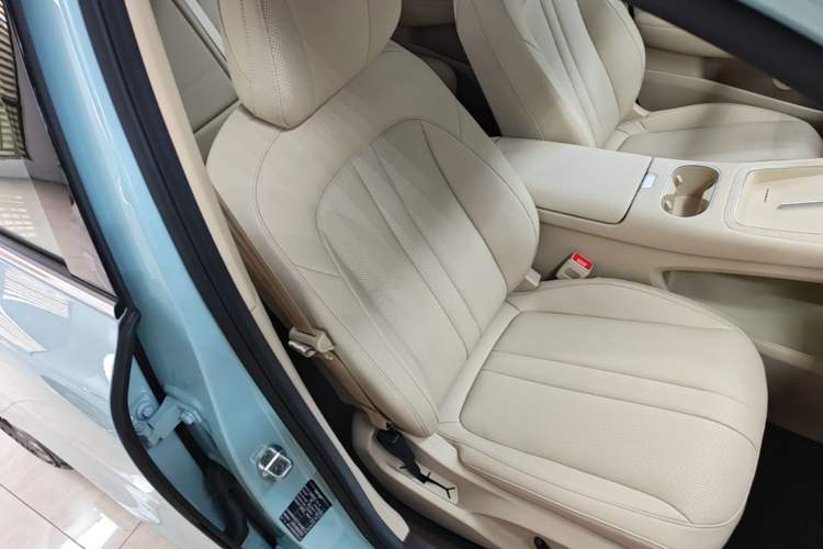 Used Hima H5 2025 Model Range-Extending Pro Right Front Seat