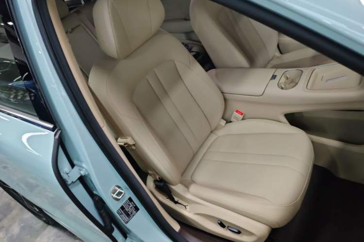 Used Hima H5 2025 Model Range-Extending Pro Right Front Seat