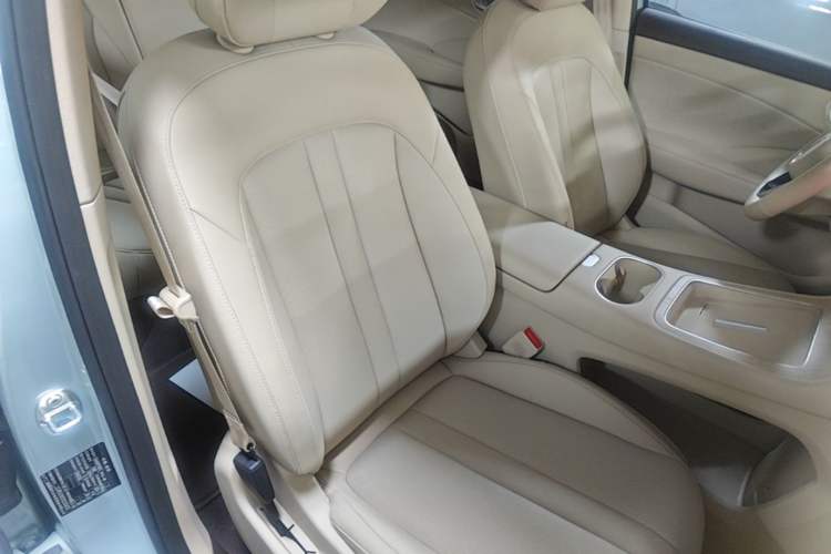 Used Hima H5 2025 Model Range-Extending Pro Right Front Seat