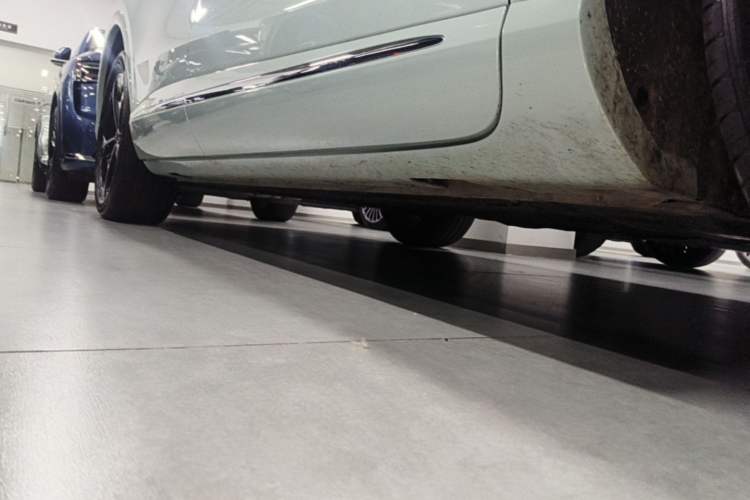 Used Hima H5 2025 Model Range-Extending Pro Right Side Sill