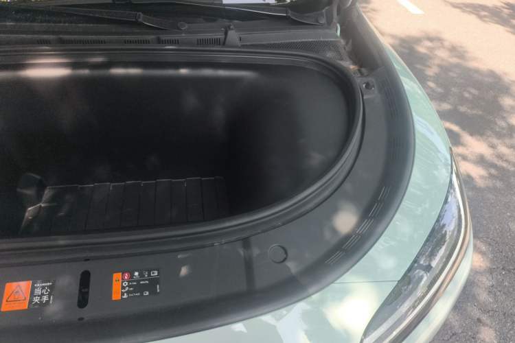 Used Hima H5 2025 Model Pure Electric Pro Engine Bay Left