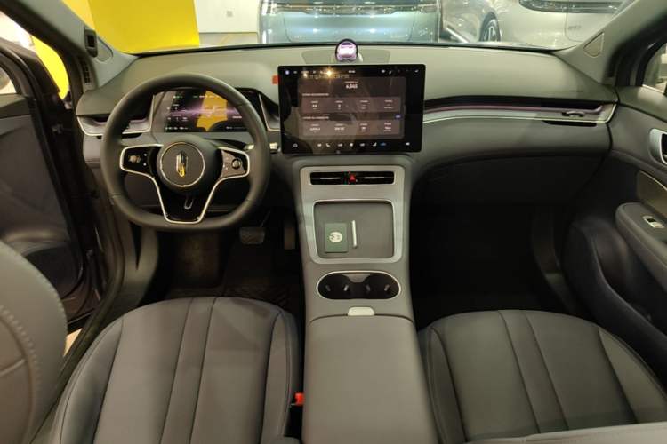 Used Hima H5 2025 Model Pure Electric Max Long Range Center Console