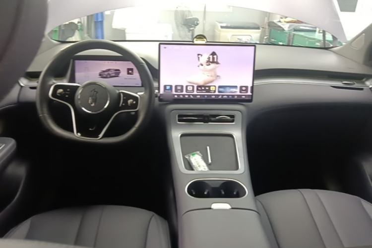 Used Hima H5 2025 Model Pure Electric Max Long Range Center Console