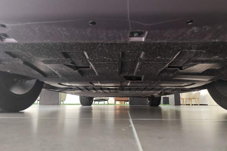 Used Hima H5 2025 Model Range-Extending Pro Chassis Front