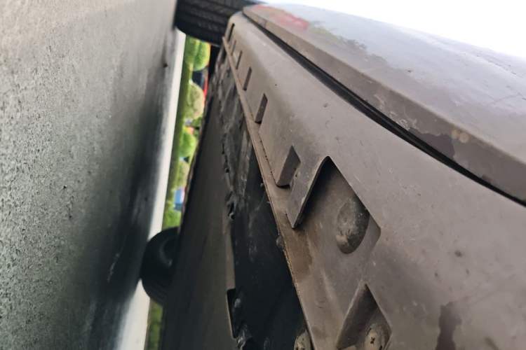 Used Hima H5 2025 Model Range-Extending Pro Chassis Front Right