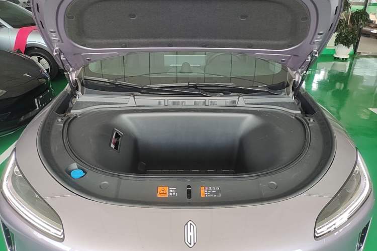 Used Hima H5 2025 Model Pure Electric Pro Engine Bay