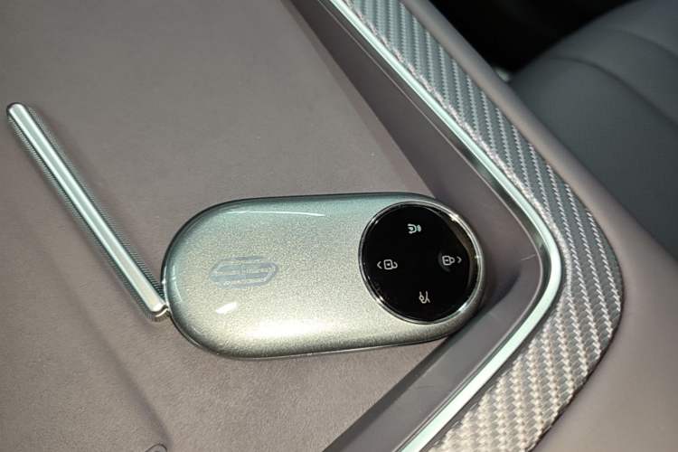 Used Hima H5 2025 Model Range-Extending Max Interior 1