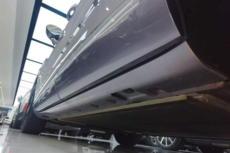 Used Hima H5 2025 Model Pure Electric Max Long Range Left Side Sill