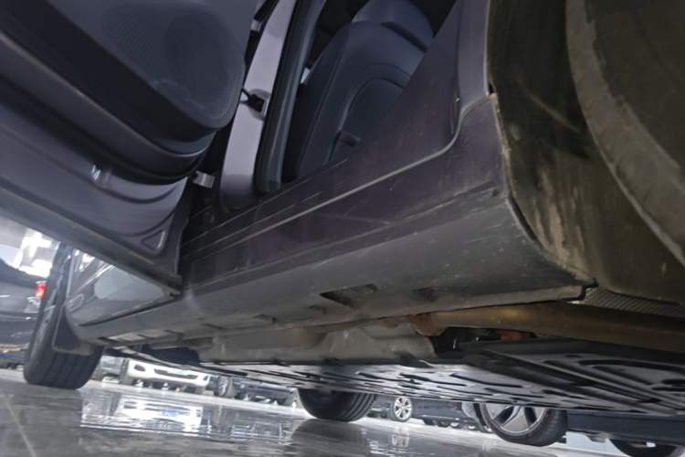 Used Hima H5 2025 Model Range-Extending Max Left Side Sill