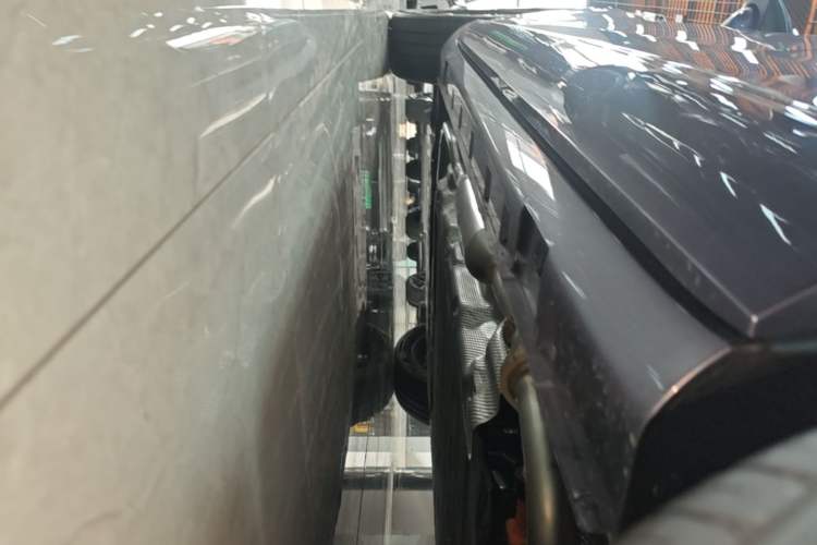 Used Hima H5 2025 Model Range-Extending Max Left Side Sill