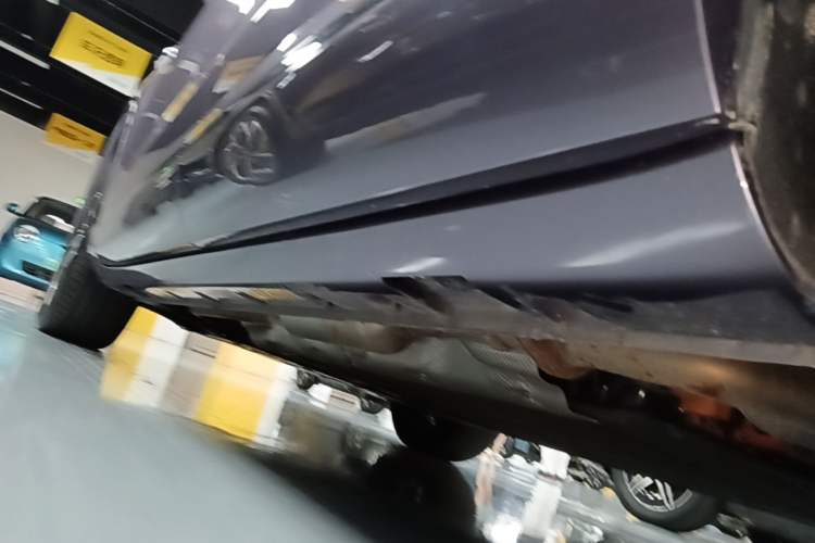 Used Hima H5 2025 Model Range-Extending Max Left Side Sill