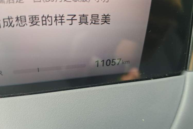 Used Hima H5 2025 Model Range-Extending Max Odometer Close Up