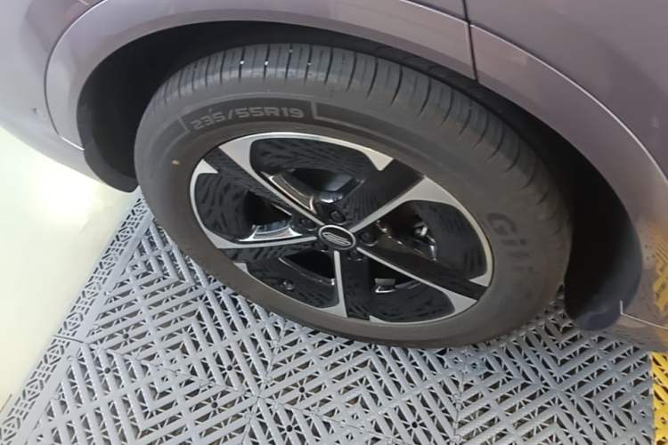Used Hima H5 2025 Model Pure Electric Max Long Range Right Rear Wheel Hub