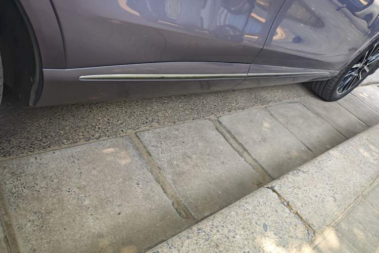 Used Hima H5 2025 Model Range-Extending Max Right Side Sill
