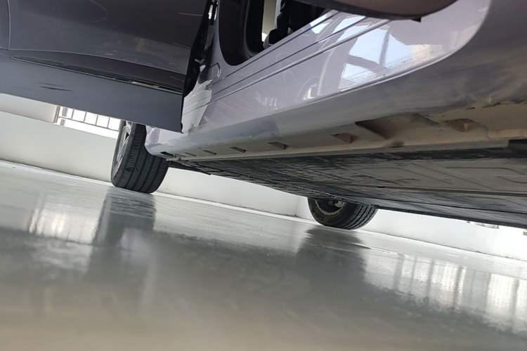 Used Hima H5 2025 Model Pure Electric Max Long Range Right Side Sill
