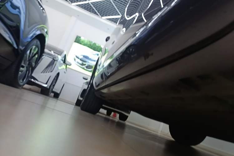 Used Hima H5 2025 Model Range-Extending Max Right Side Sill