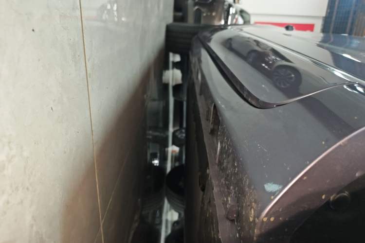 Used Hima H5 2025 Model Range-Extending Max Right Side Sill