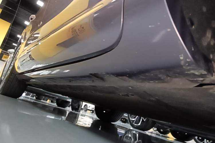 Used Hima H5 2025 Model Range-Extending Max Right Side Sill