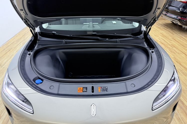 Used Hima H5 2025 Model Pure Electric Pro Engine Bay