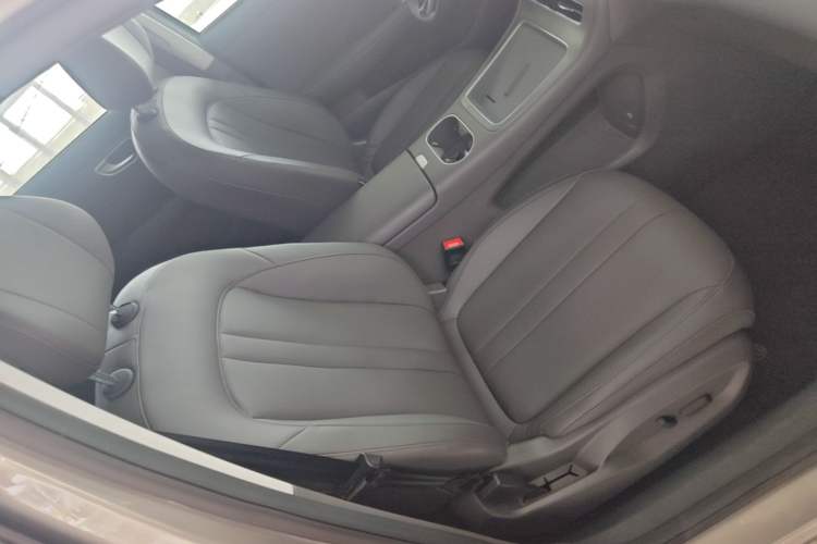 Used Hima H5 2025 Model Range-Extending Pro Right Front Seat