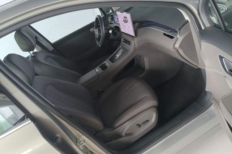 Used Hima H5 2025 Model Range-Extending Pro Right Front Seat