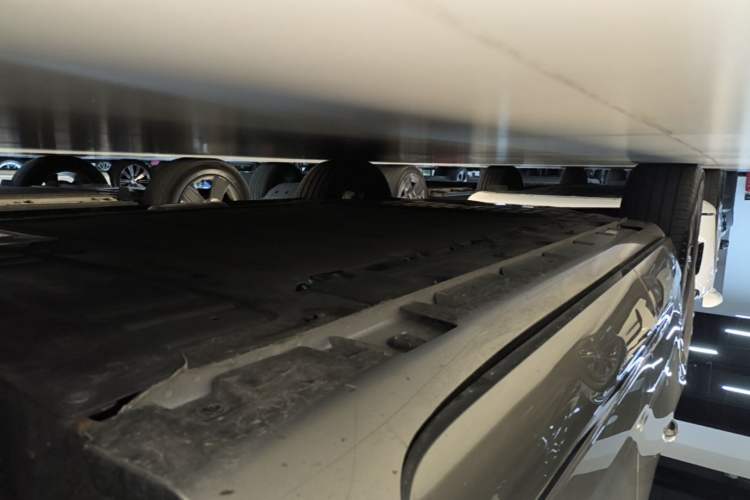 Used Hima H5 2025 Model Range-Extending Pro Right Side Sill