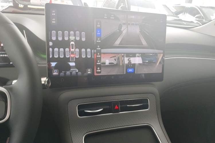 Used Hima H5 2025 Model Range-Extending Max Audio And AC Panel