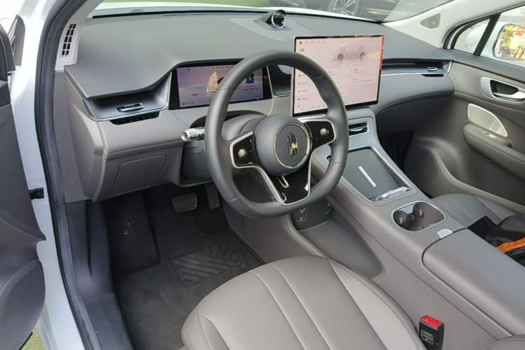 Used Hima H5 2025 Model Range-Extending Max Center Console