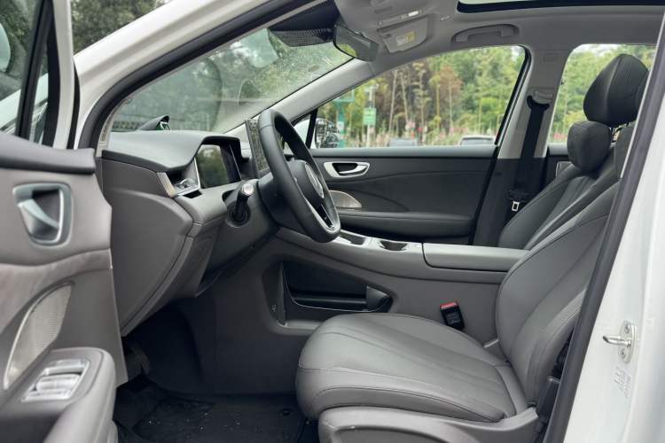 Used Hima H5 2025 Model Range-Extending Max Interior 1