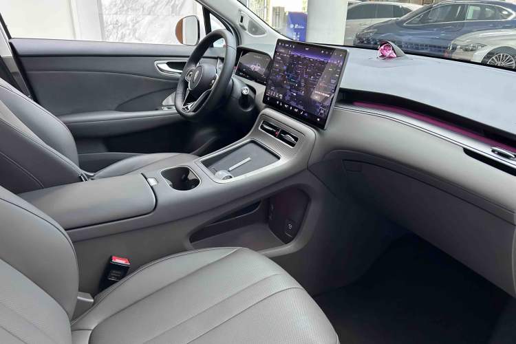 Used Hima H5 2025 Model Range-Extending Max Interior 3