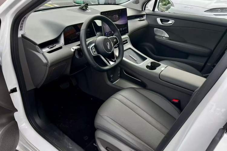 Used Hima H5 2025 Model Range-Extending Max Interior 6