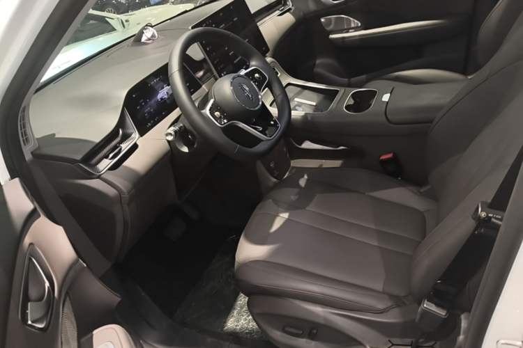 Used Hima H5 2025 Model Range-Extending Max Left Front Seat