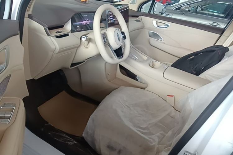 Used Hima H5 2025 Model Range-Extending Pro Left Front Seat