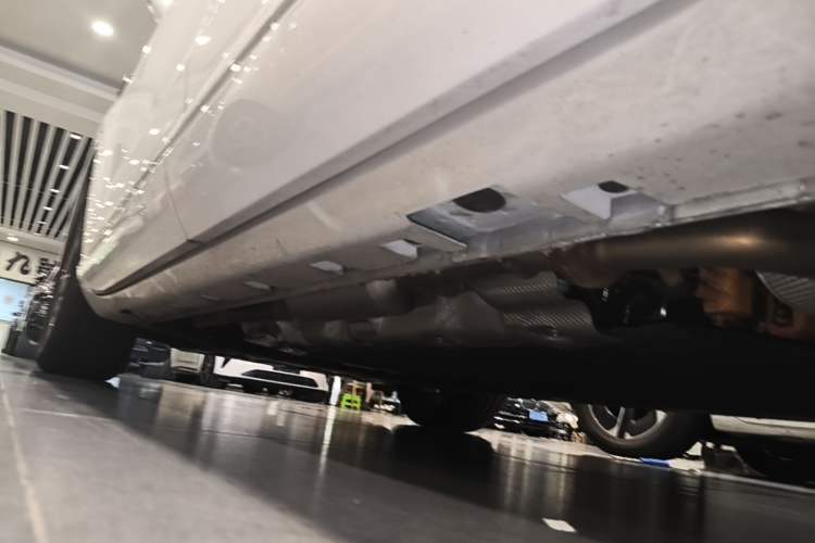Used Hima H5 2025 Model Range-Extending Max Left Side Sill