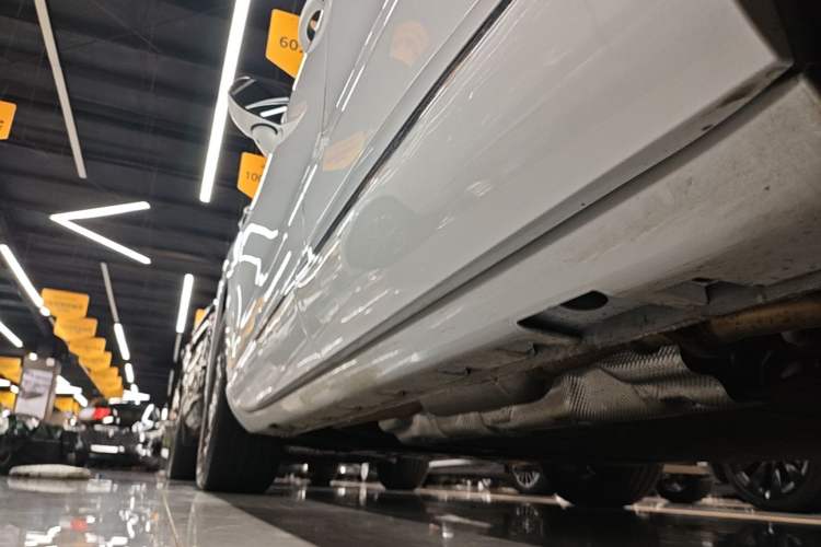 Used Hima H5 2025 Model Range-Extending Max Left Side Sill