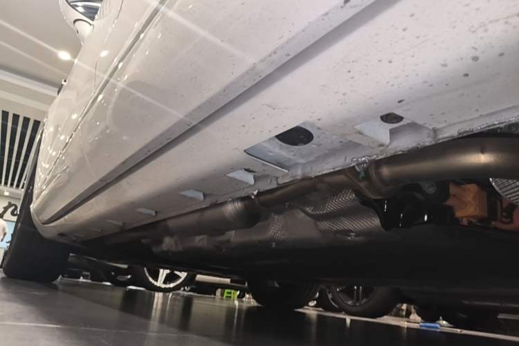 Used Hima H5 2025 Model Range-Extending Max Left Side Sill