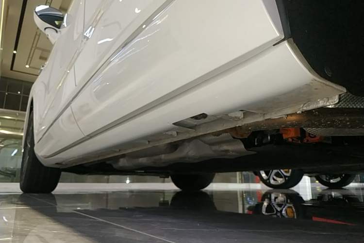 Used Hima H5 2025 Model Range-Extending Max Left Side Sill